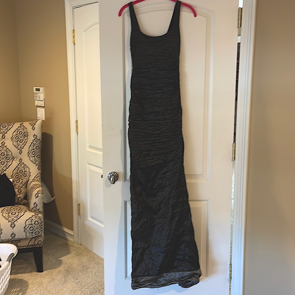 VGUC size 2 Nicole Miller gown